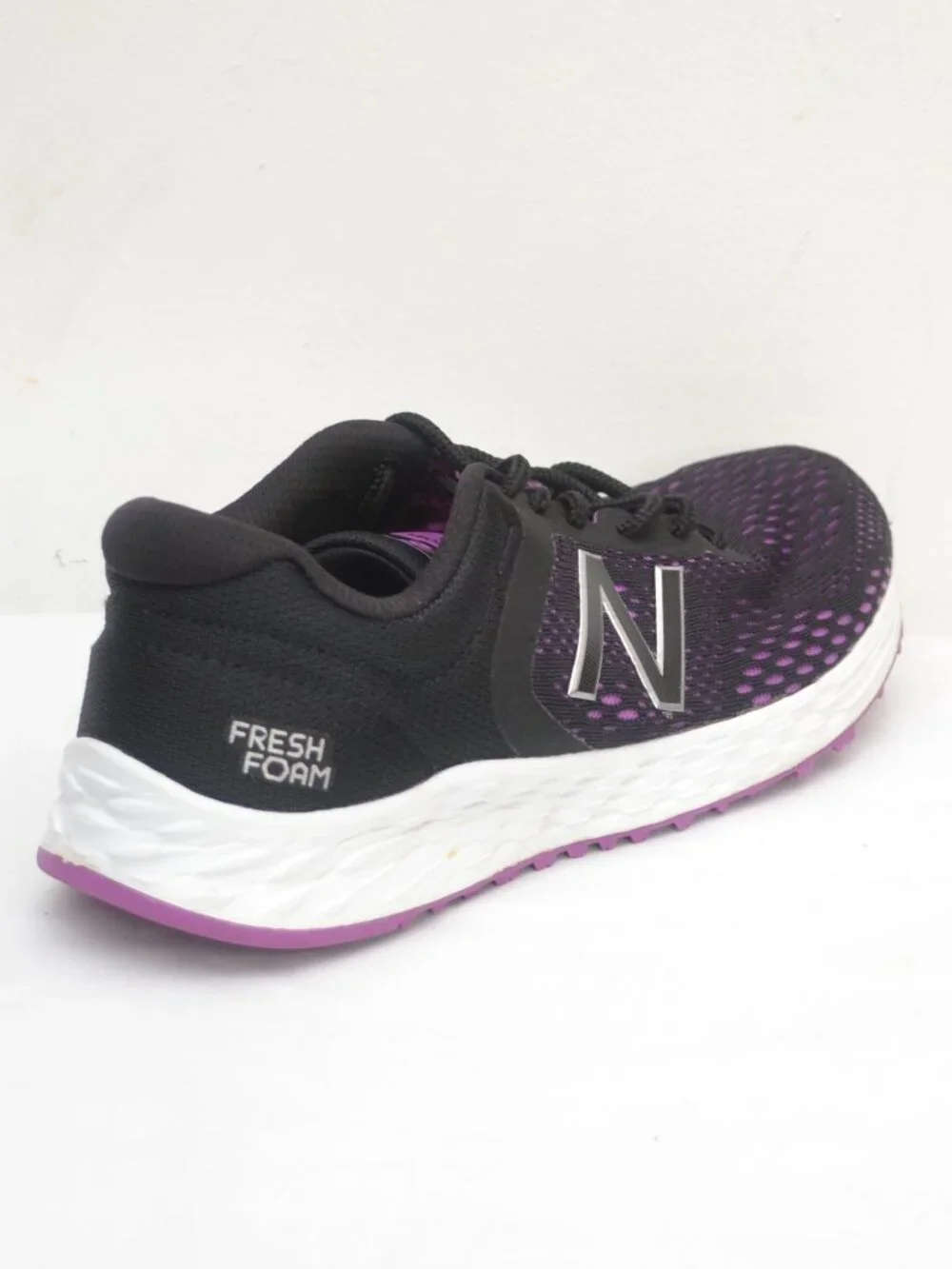 New Balance Women's Arishi Wariscp2 size 8
